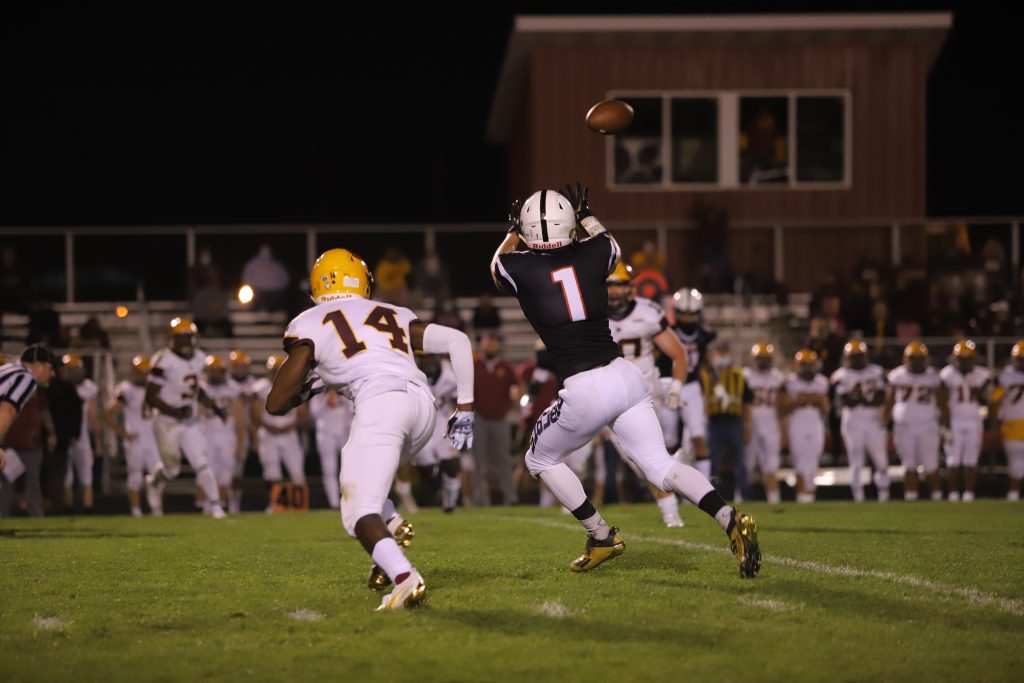 Bobcats Fall to Davison, 46-21